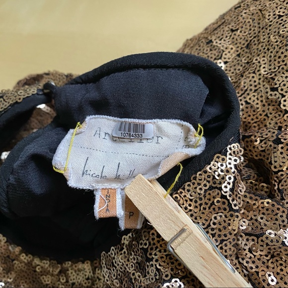 Nicole Miller Rose Gold Sequin Top - Picture 14 of 16